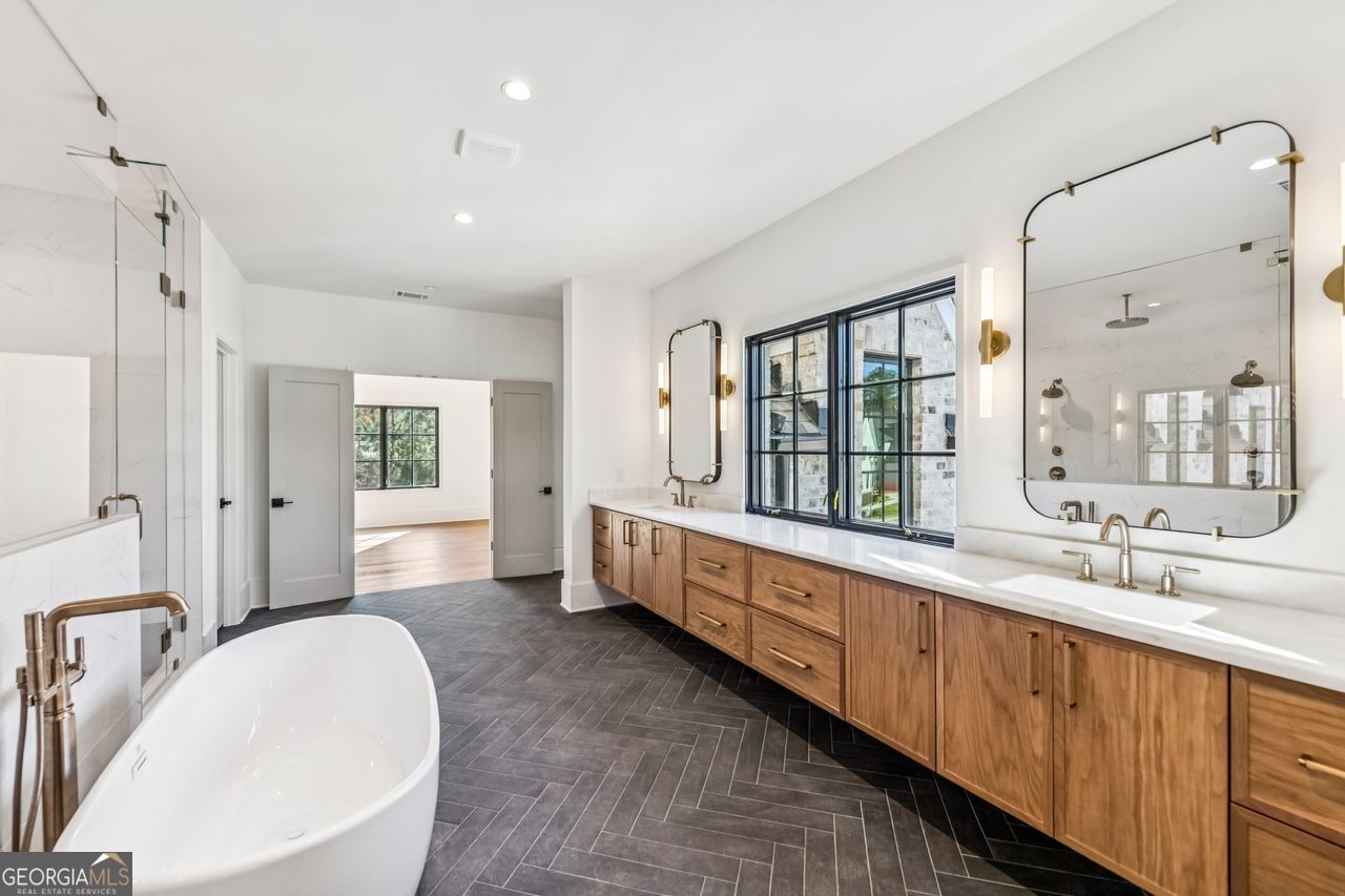 200 River Valley Court