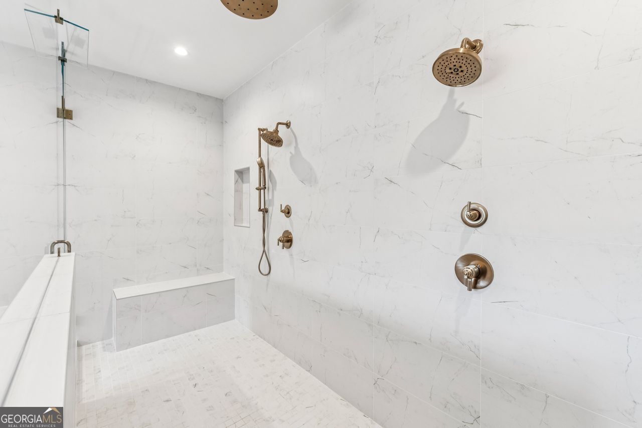 200 River Valley Court