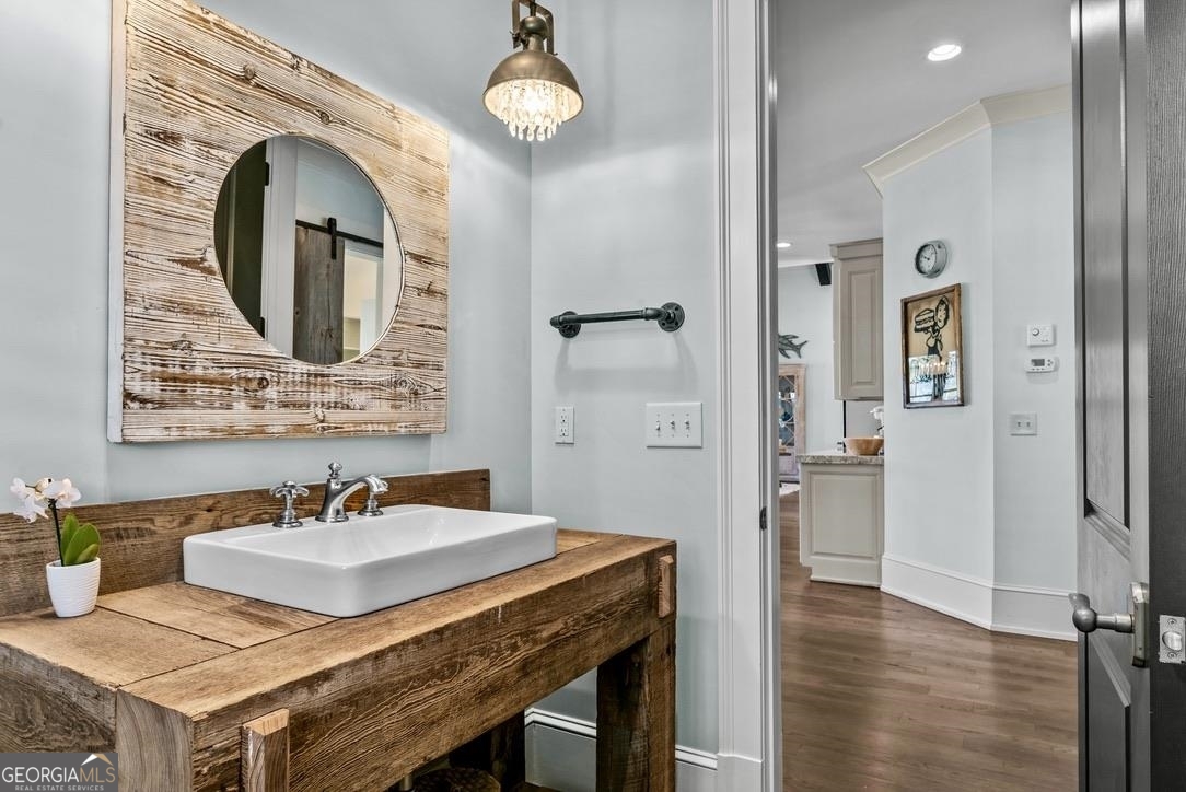 1611 Lighthouse Circle