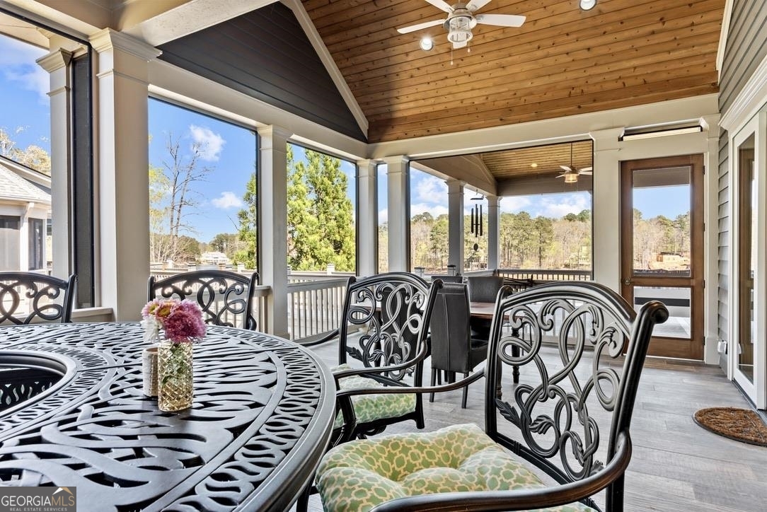 1611 Lighthouse Circle