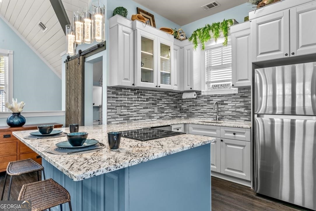 1611 Lighthouse Circle