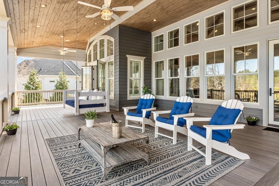 1611 Lighthouse Circle