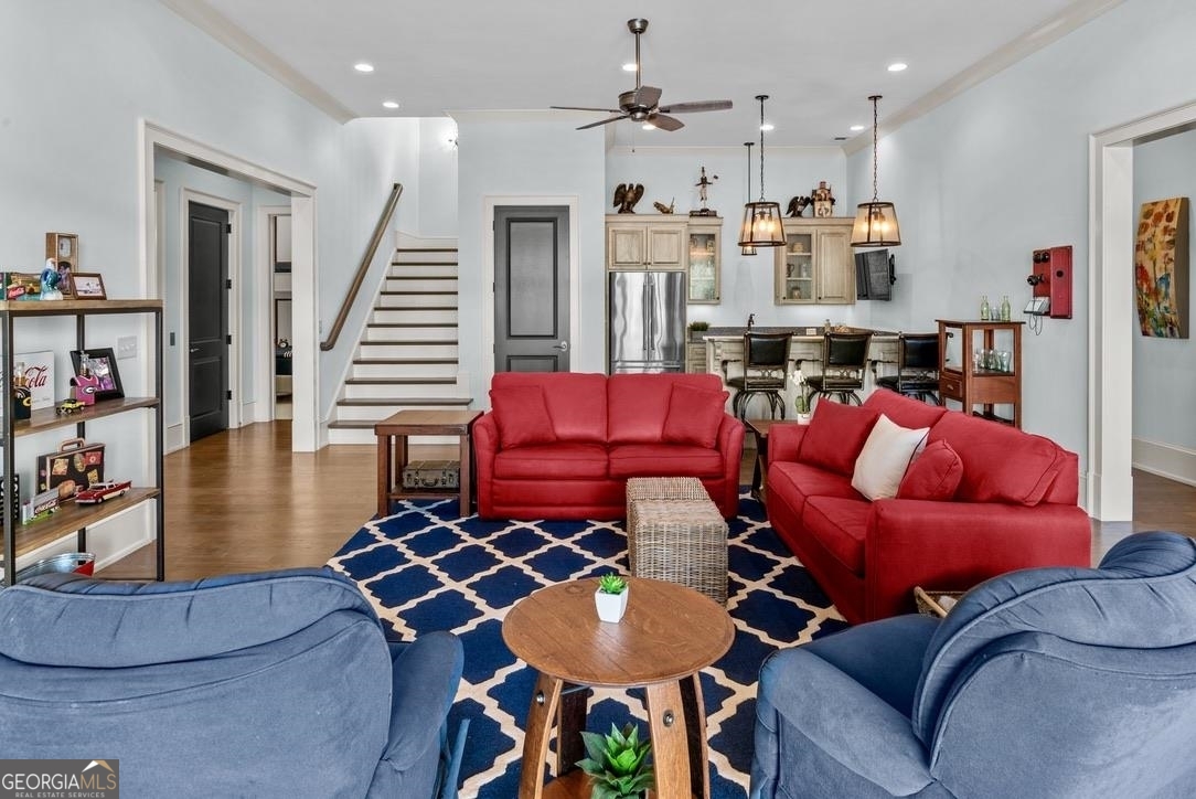 1611 Lighthouse Circle