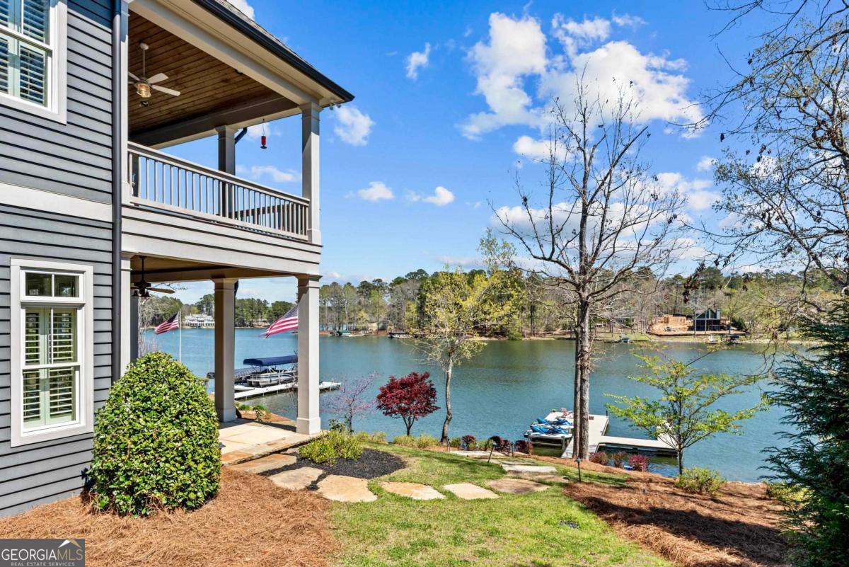 1611 Lighthouse Circle