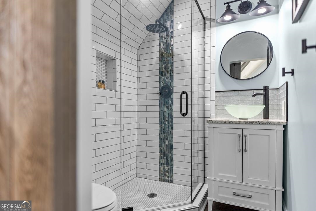 1611 Lighthouse Circle