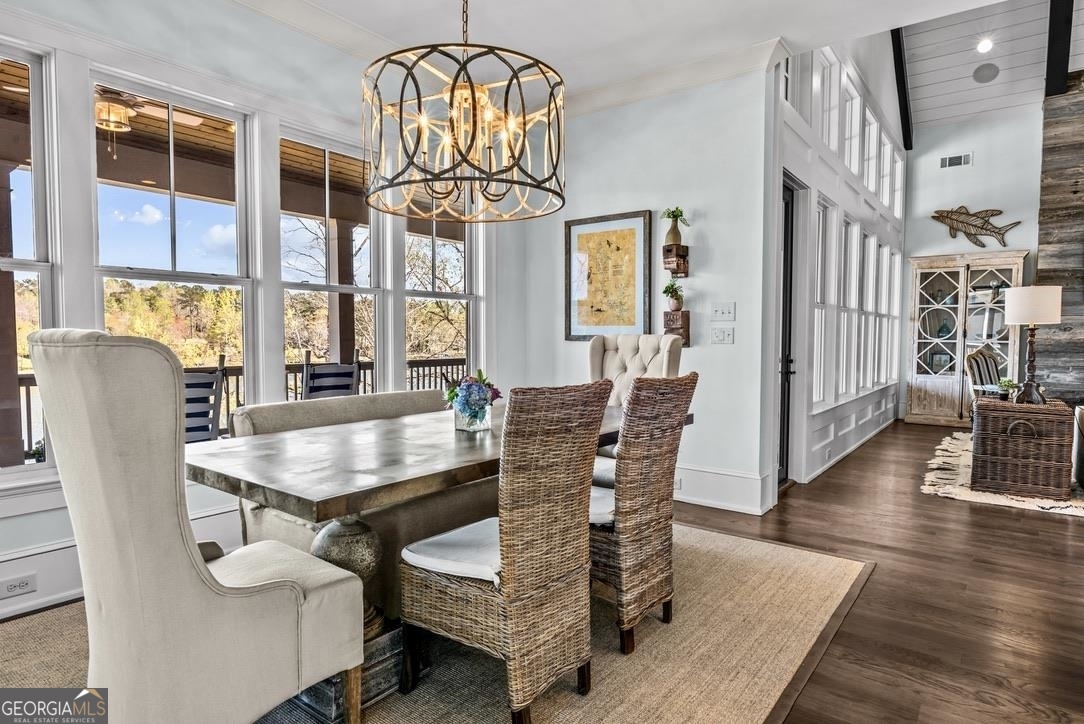 1611 Lighthouse Circle