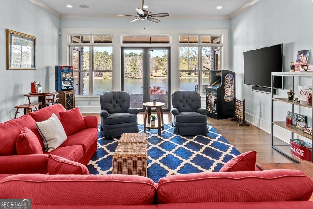 1611 Lighthouse Circle