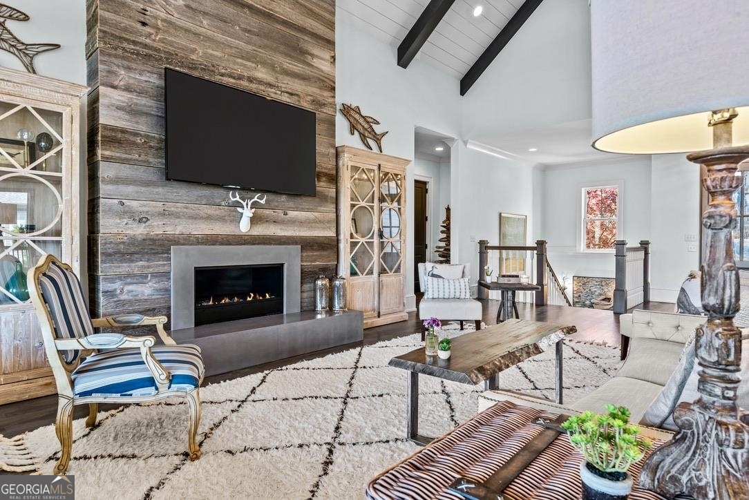 1611 Lighthouse Circle