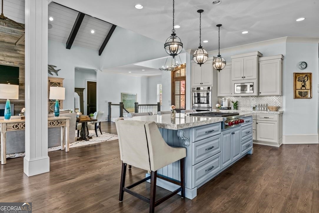 1611 Lighthouse Circle