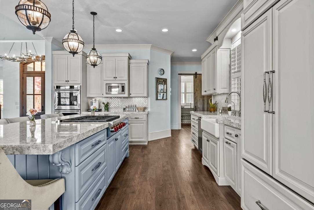 1611 Lighthouse Circle