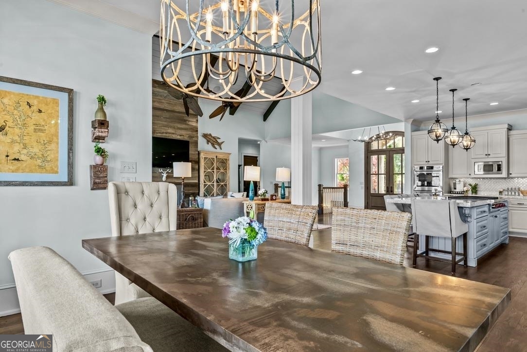 1611 Lighthouse Circle