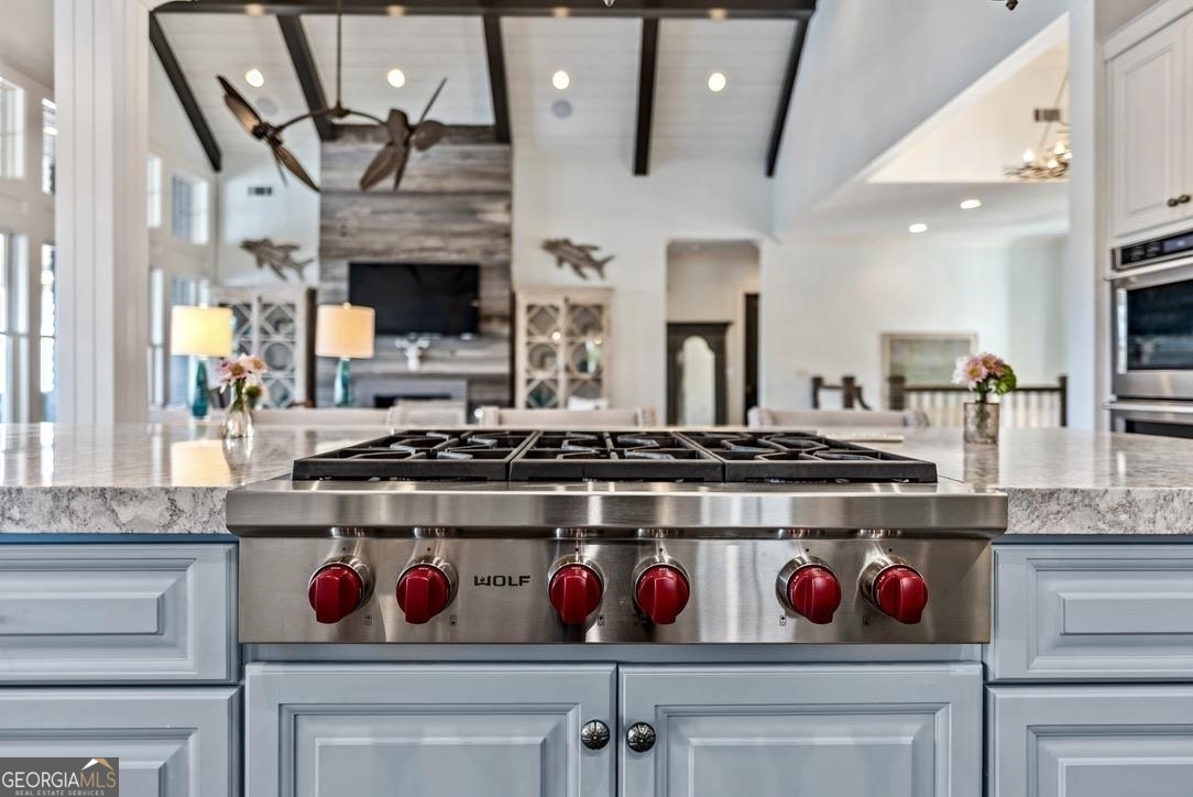 1611 Lighthouse Circle