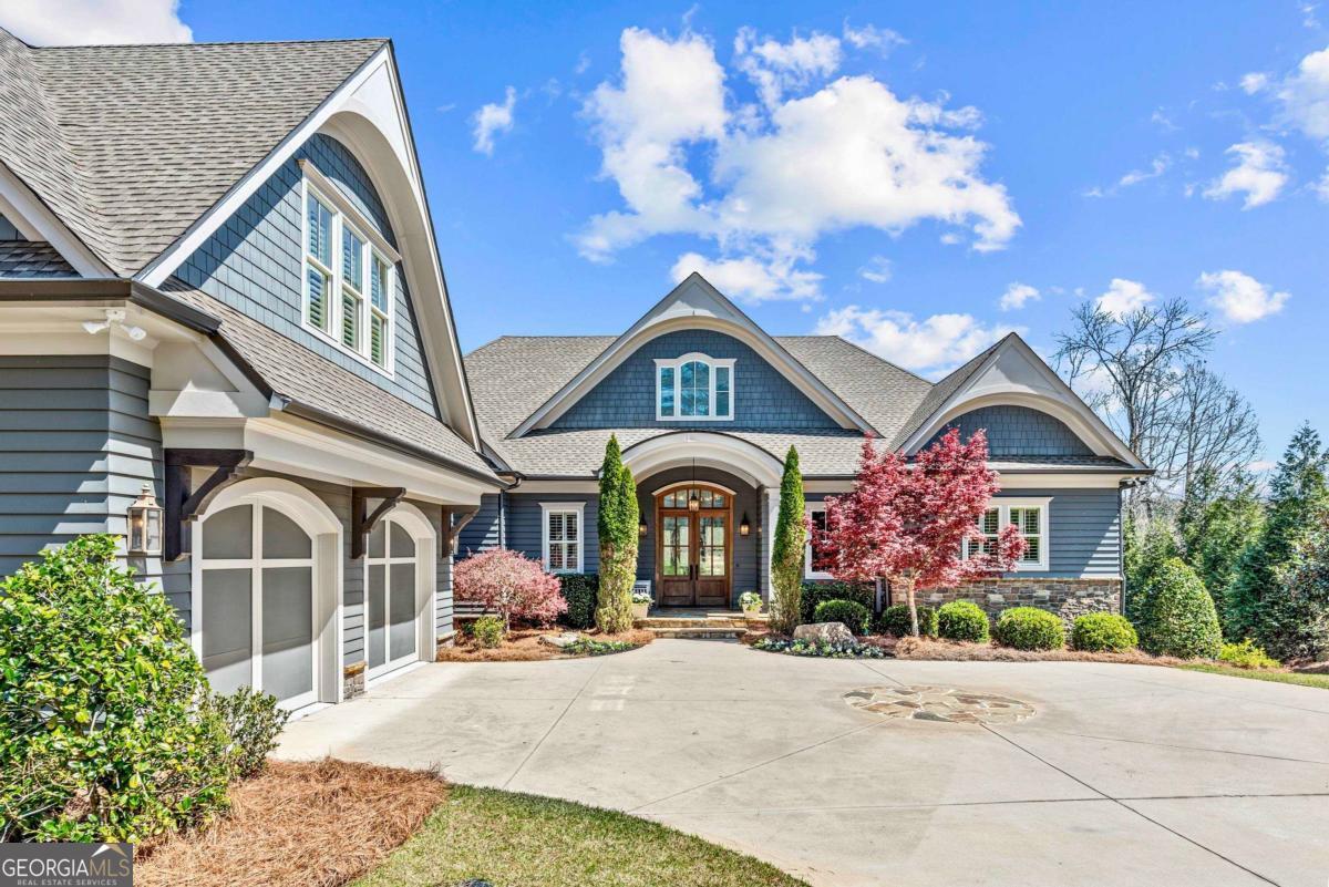 1611 Lighthouse Circle