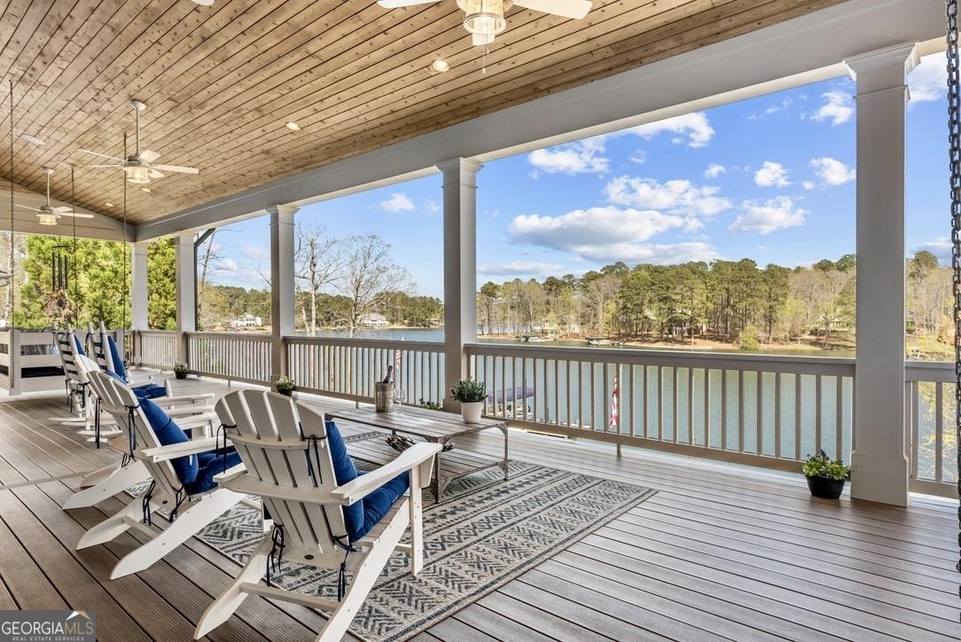 1611 Lighthouse Circle