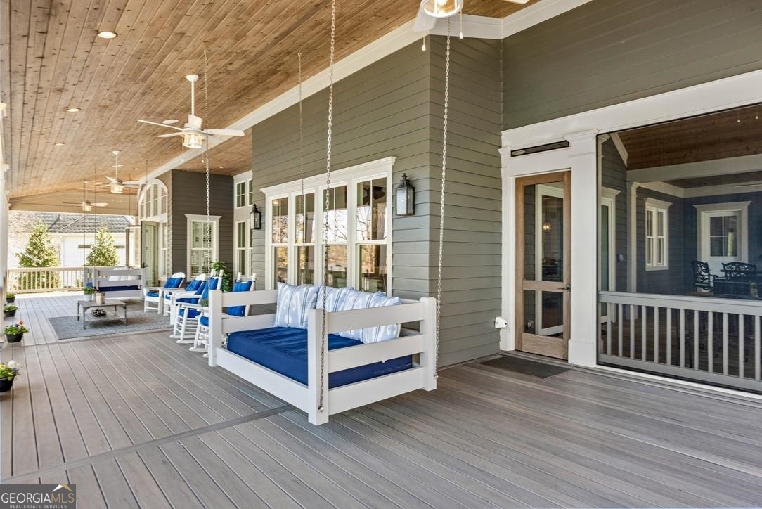 1611 Lighthouse Circle