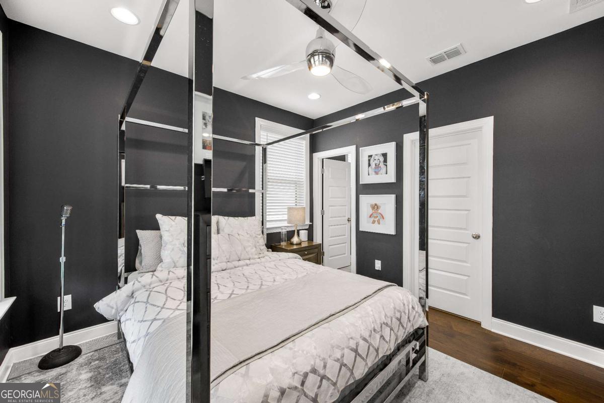 2013 Rockledge Road NE