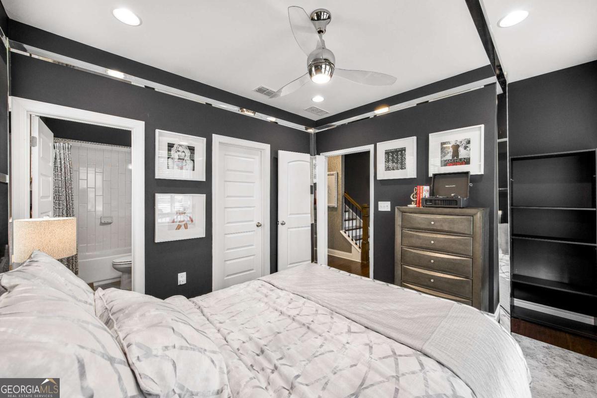 2013 Rockledge Road NE