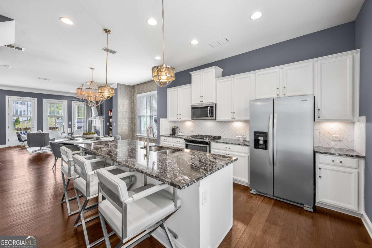 2013 Rockledge Road NE