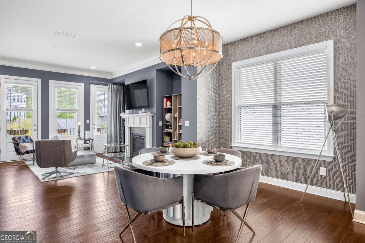 2013 Rockledge Road NE