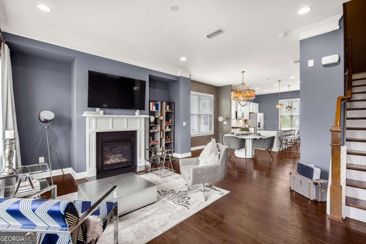 2013 Rockledge Road NE