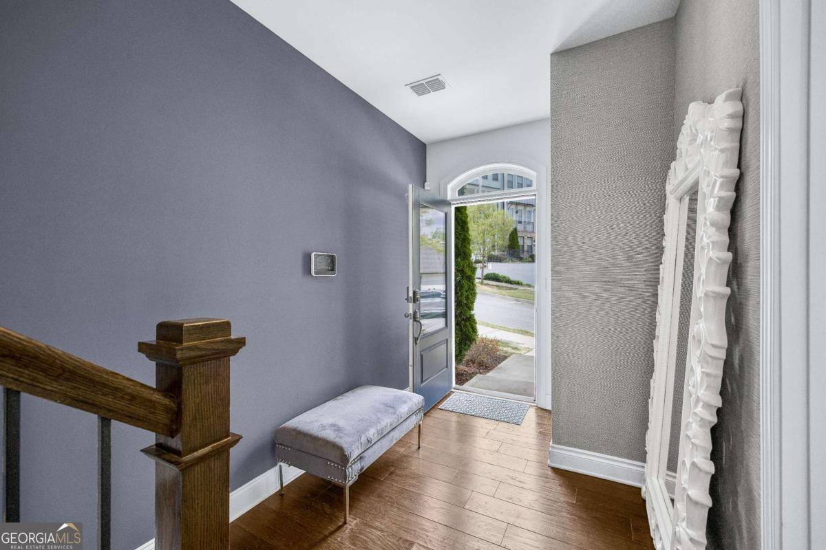 2013 Rockledge Road NE