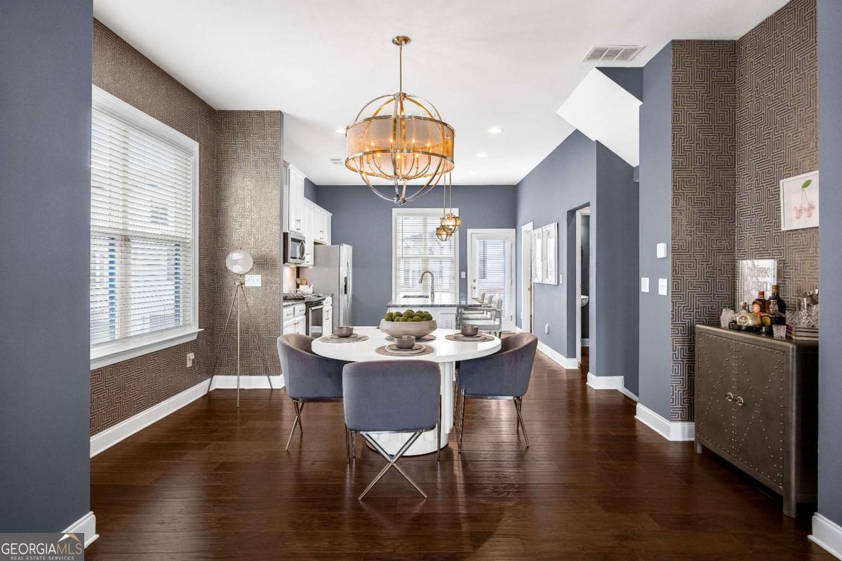 2013 Rockledge Road NE