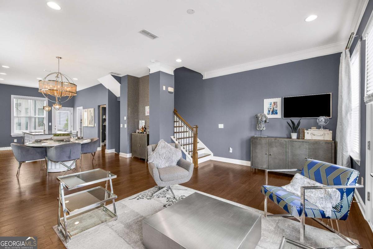 2013 Rockledge Road NE