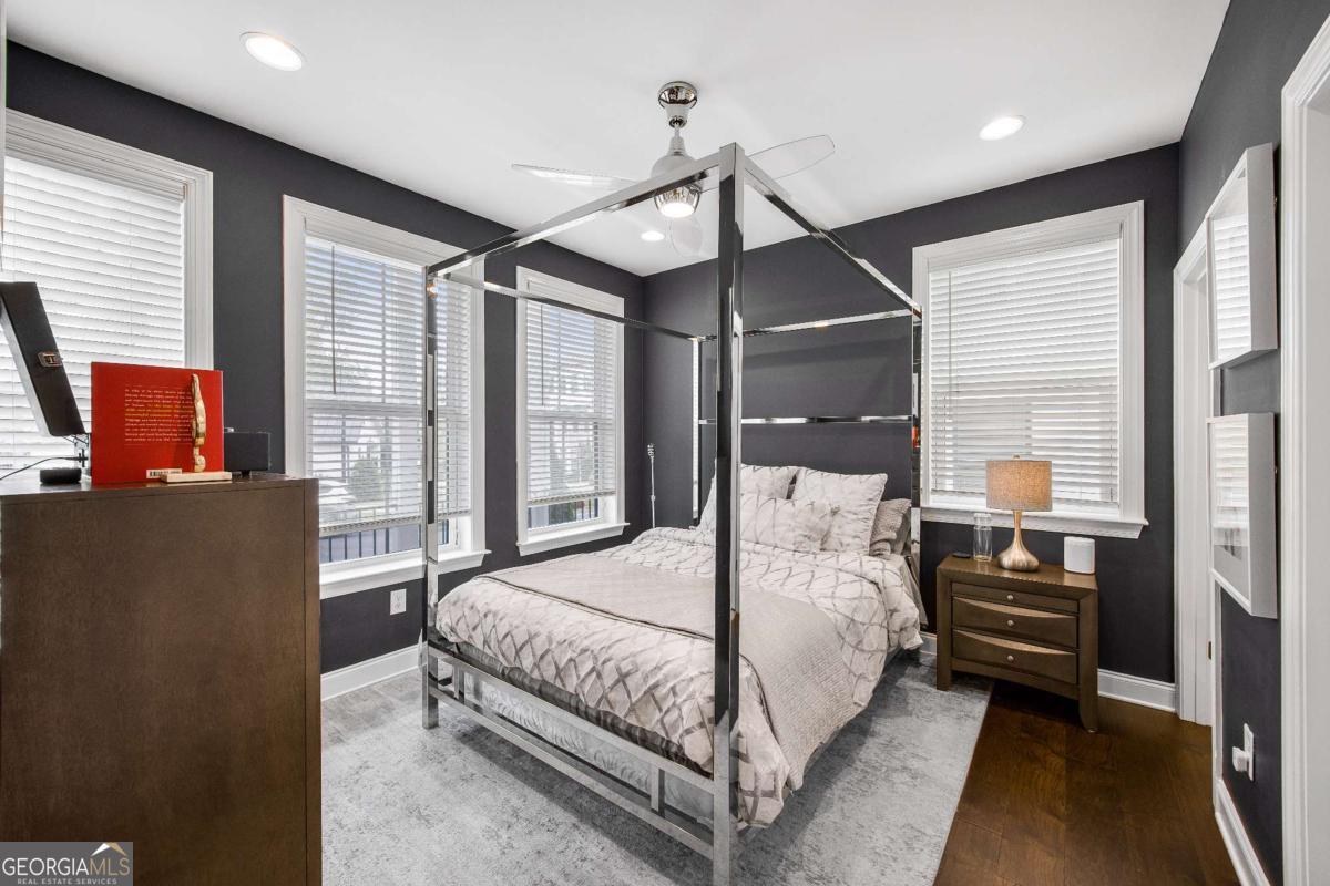 2013 Rockledge Road NE