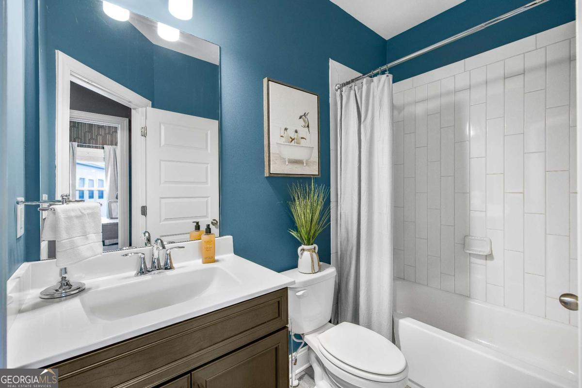 2013 Rockledge Road NE