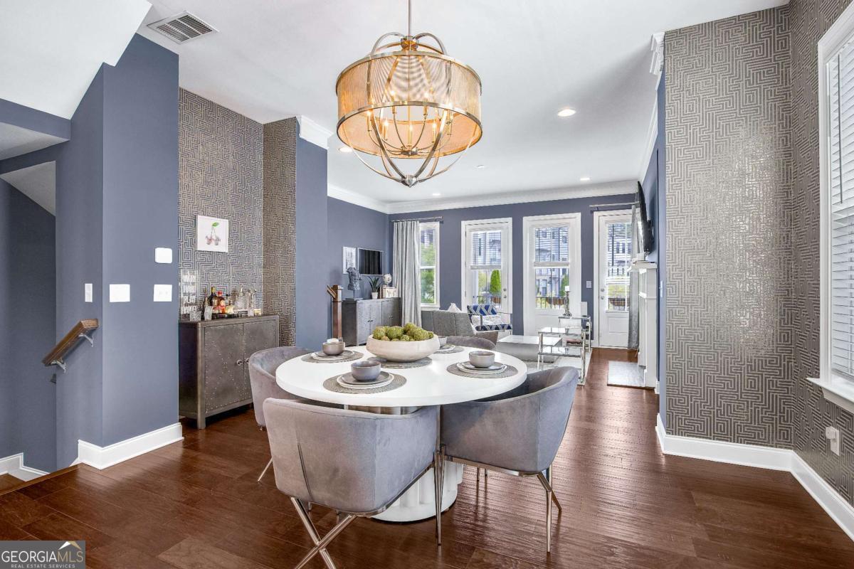 2013 Rockledge Road NE