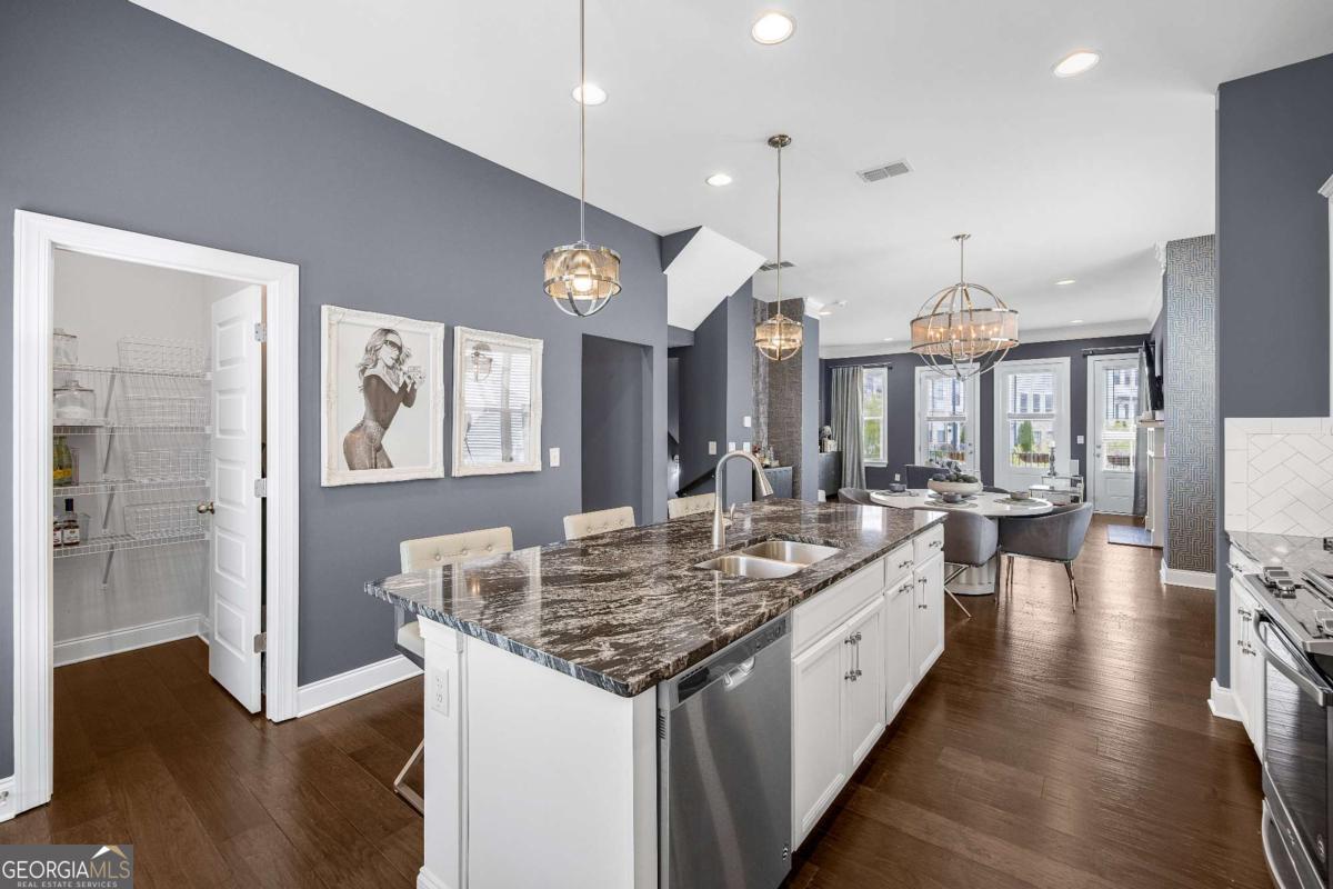 2013 Rockledge Road NE