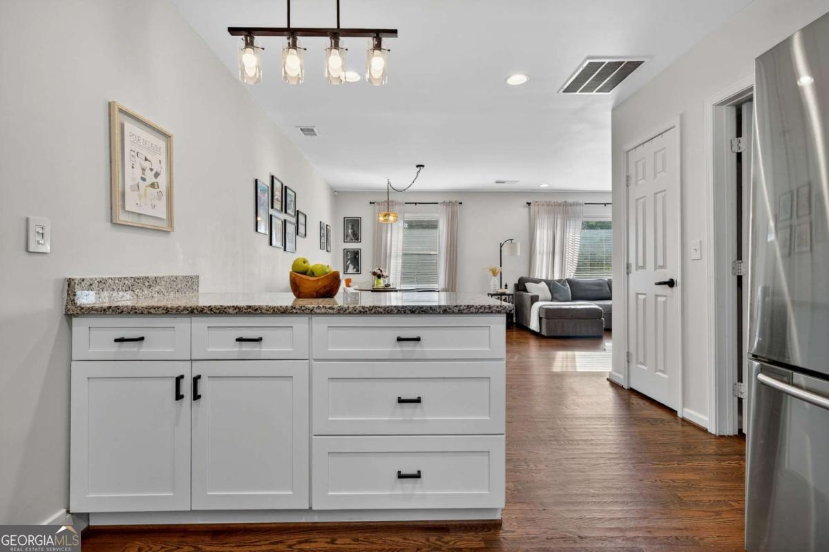 1994 Honeysuckle Lane SW