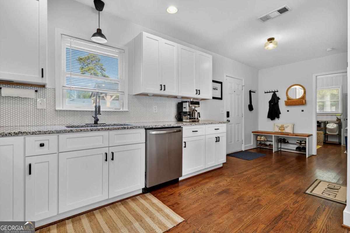 1994 Honeysuckle Lane SW