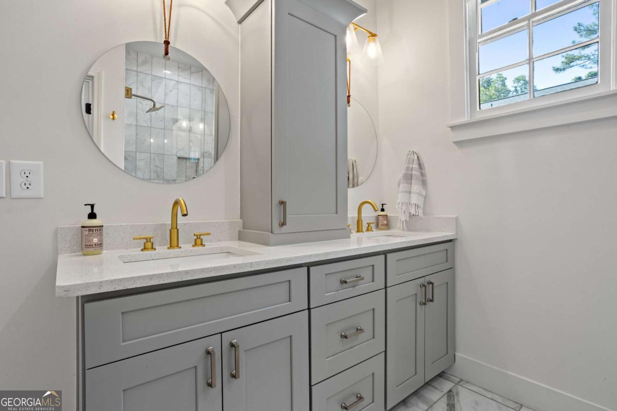 1152 Oakland Drive SW