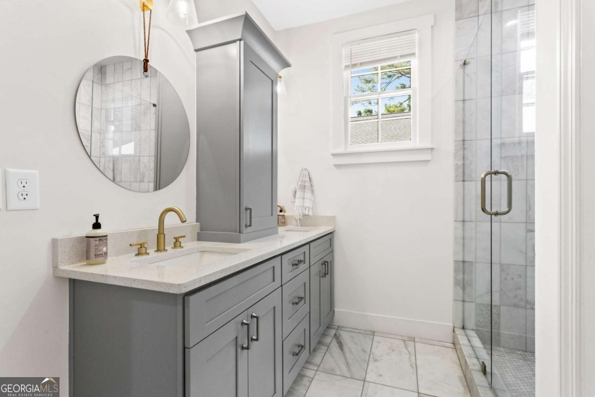 1152 Oakland Drive SW