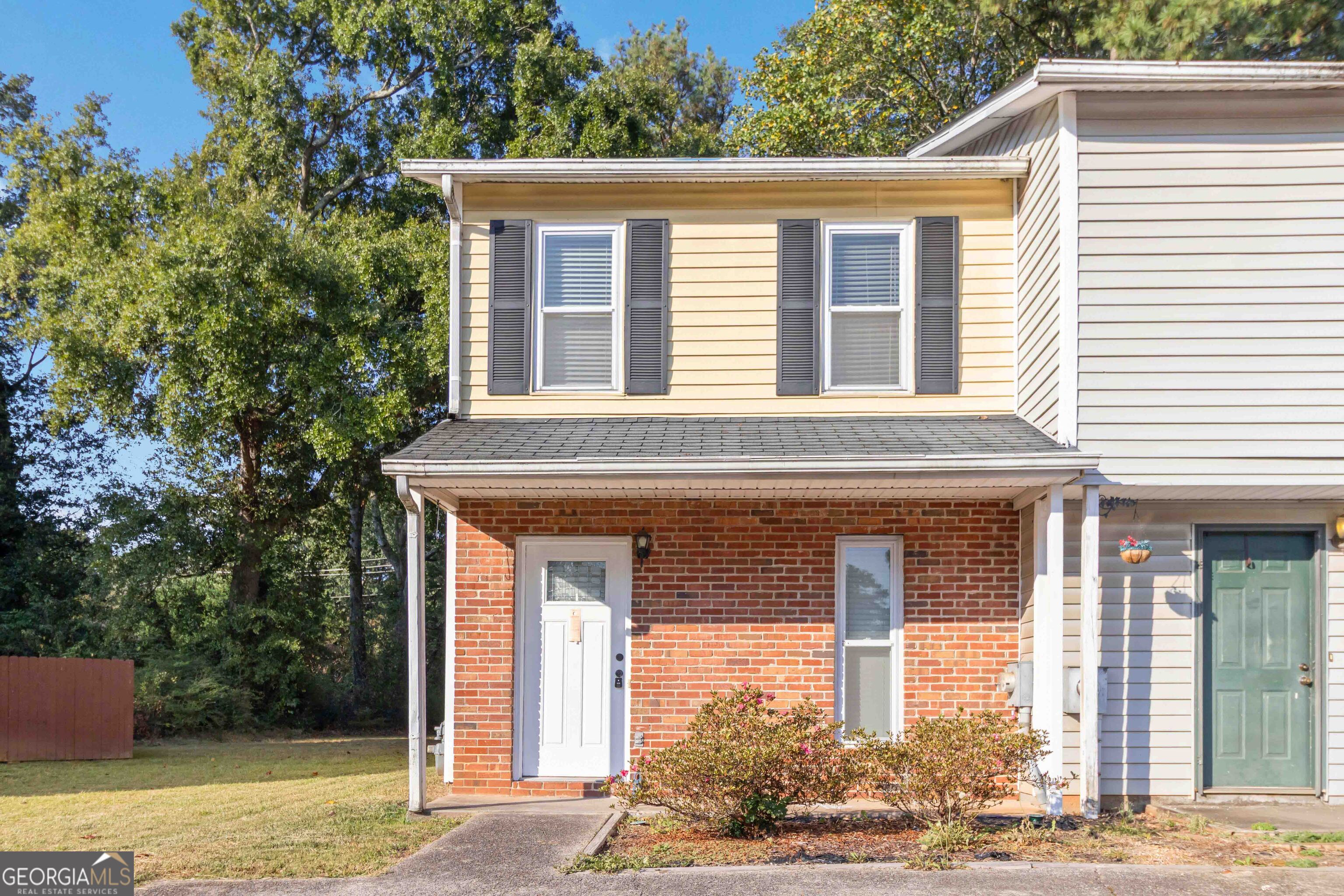 1587 Springleaf Point SE