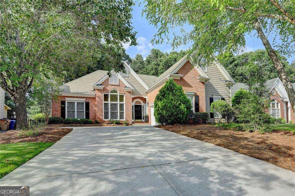 1635 Lake Heights Circle