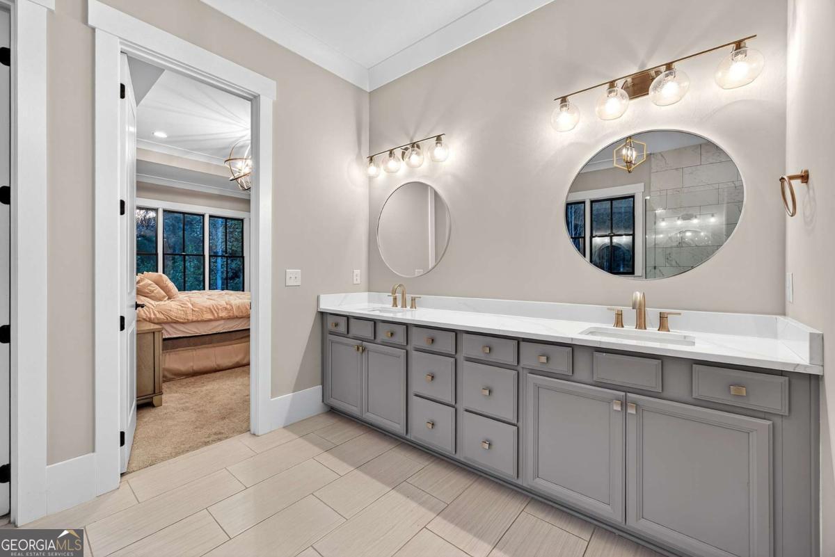 2200 Ellis Mountain Drive SW