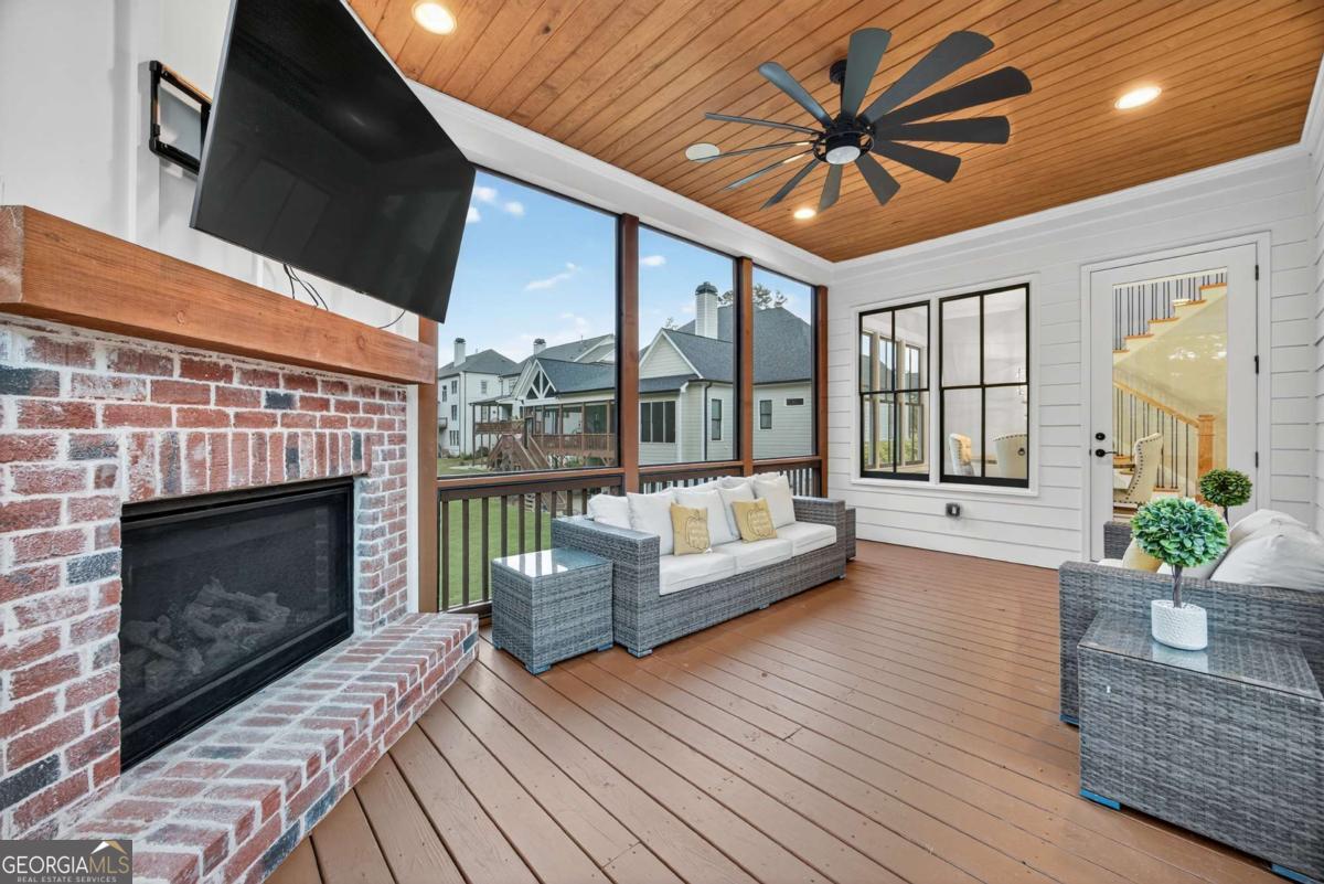 2200 Ellis Mountain Drive SW