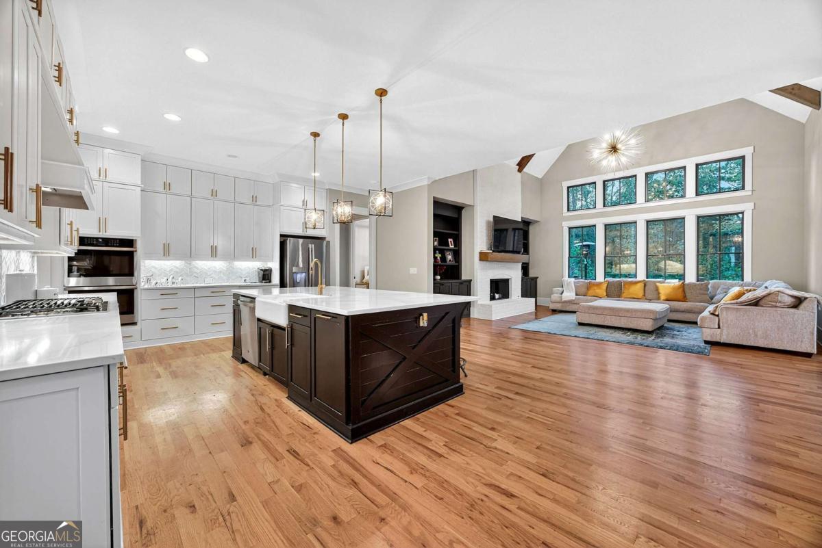 2200 Ellis Mountain Drive SW