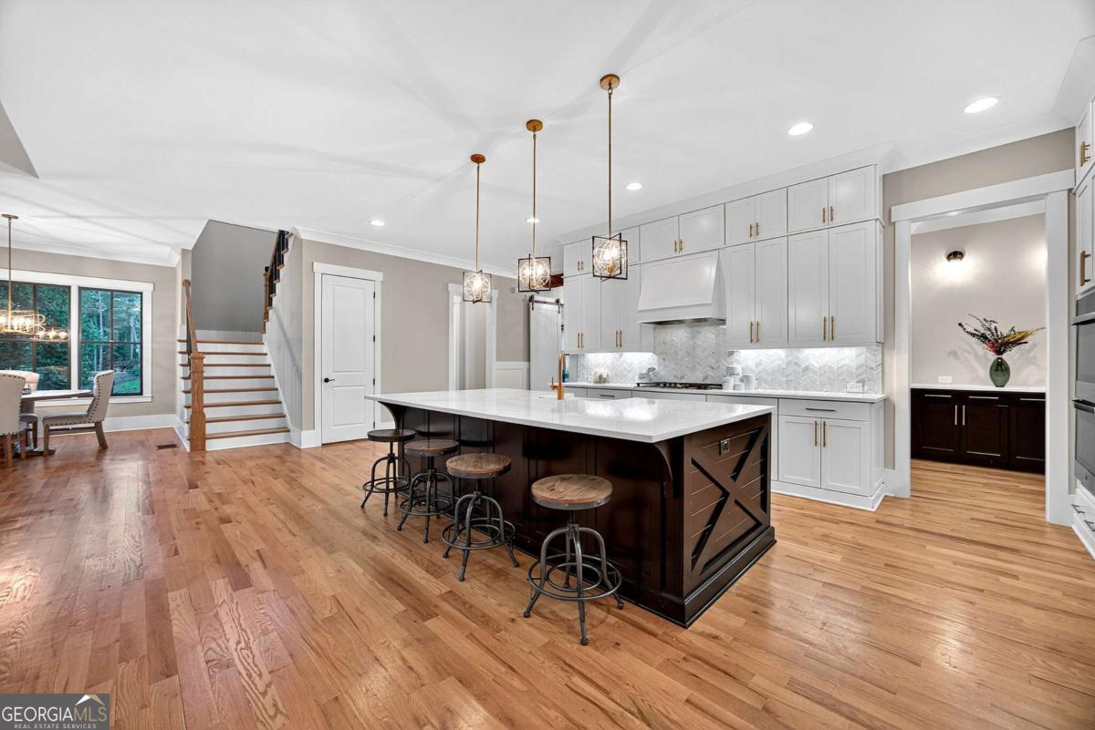 2200 Ellis Mountain Drive SW