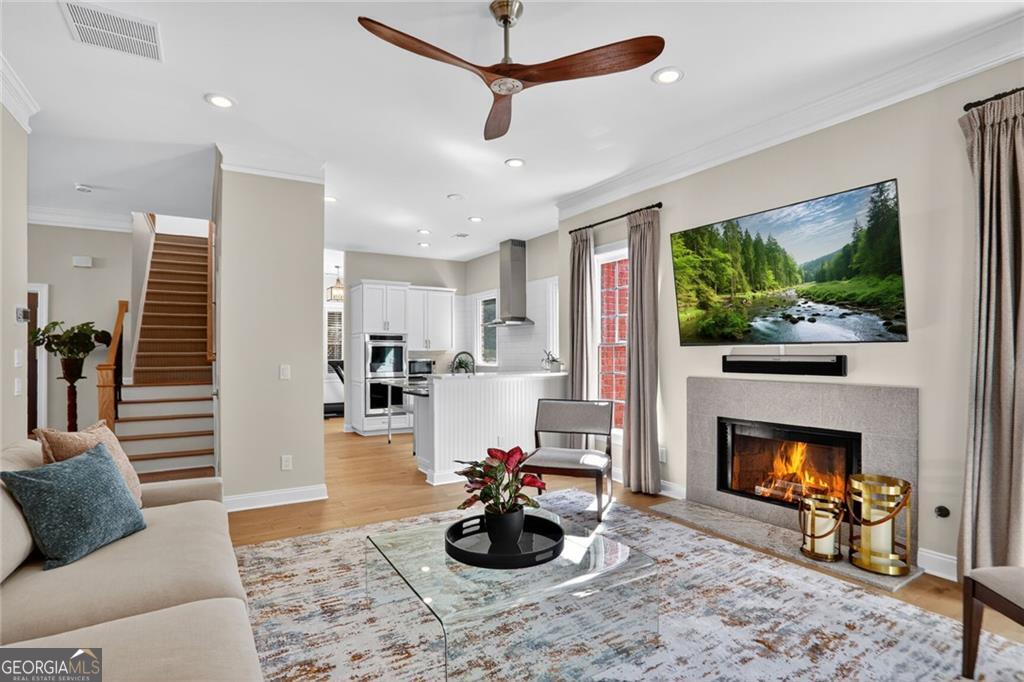 2718 Vinings Oak Drive SE