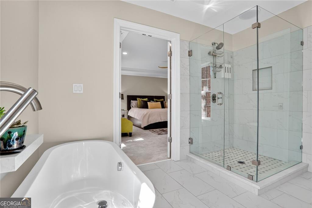 2718 Vinings Oak Drive SE