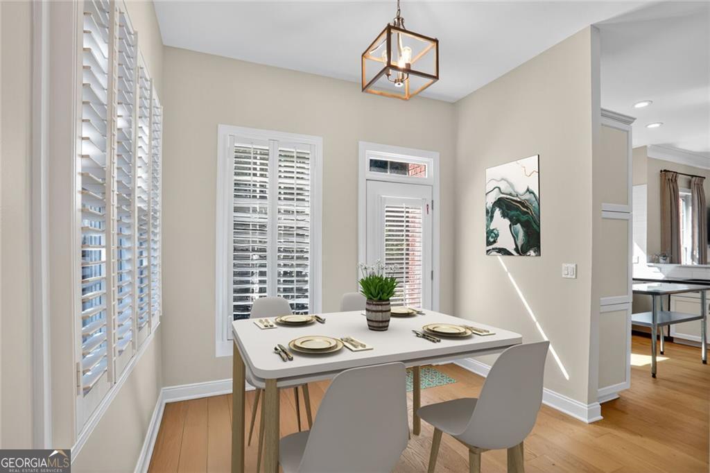 2718 Vinings Oak Drive SE