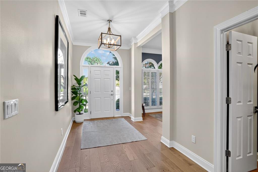 2718 Vinings Oak Drive SE