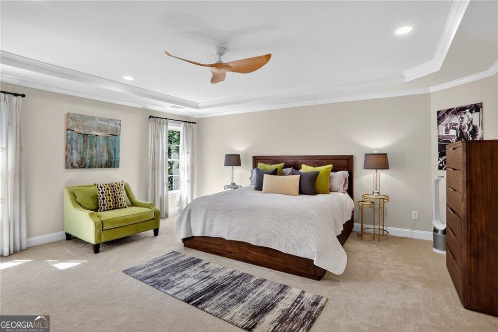 2718 Vinings Oak Drive SE