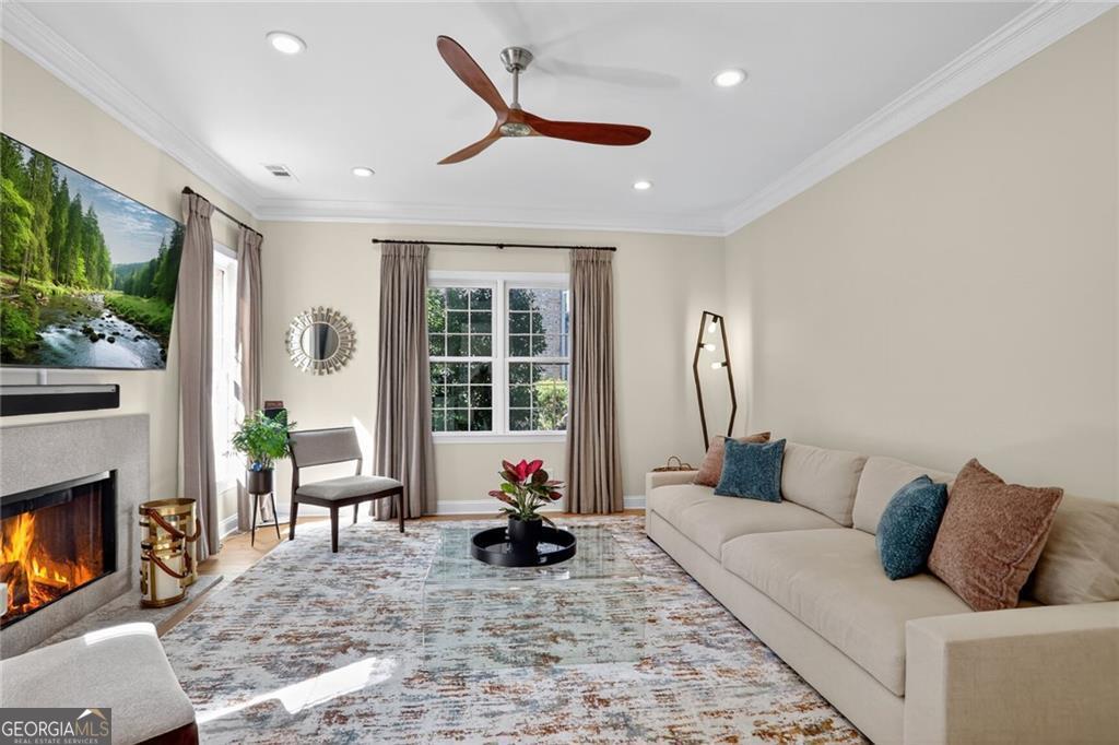 2718 Vinings Oak Drive SE