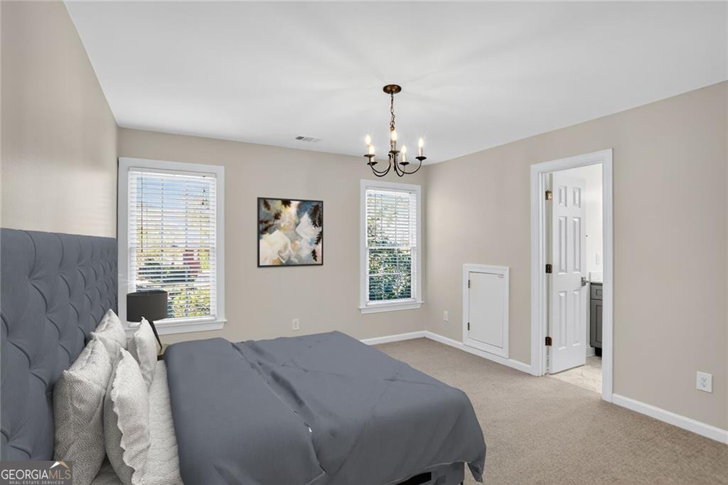 2718 Vinings Oak Drive SE