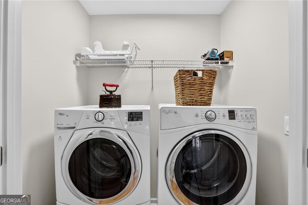 2718 Vinings Oak Drive SE