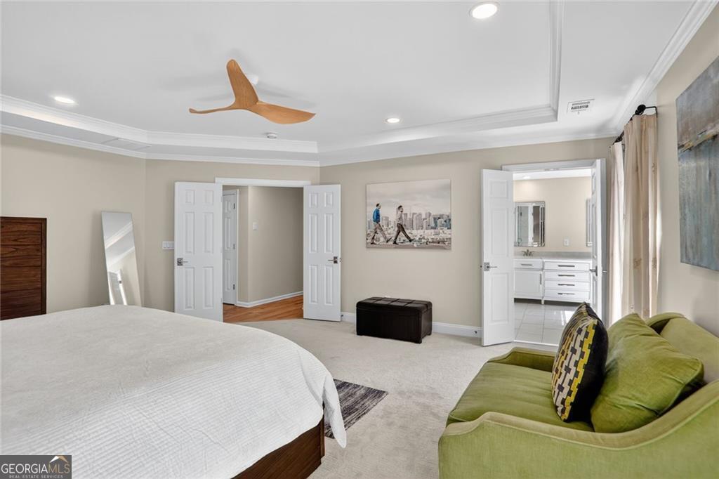 2718 Vinings Oak Drive SE